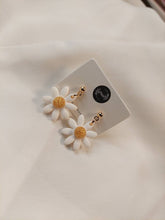 Load image into Gallery viewer, Dúil Dainty daisy earrings || handmade in Ireland || polymer clay earrings || small earrings || lightweight earrings || flower earrings
